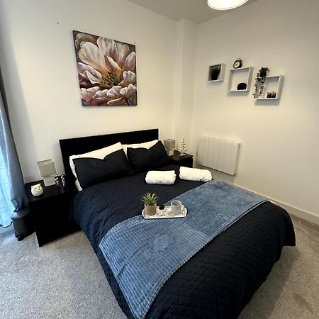 Cozy Bracknell Apartment With Modern Amenities Buitenkant foto